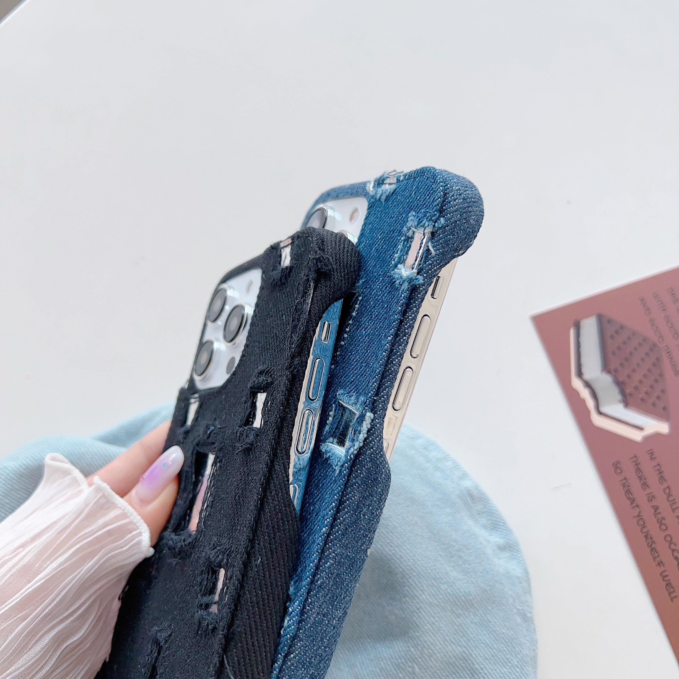 Distressed Denim Fashion Jeans Case - iPhone 14 Pro