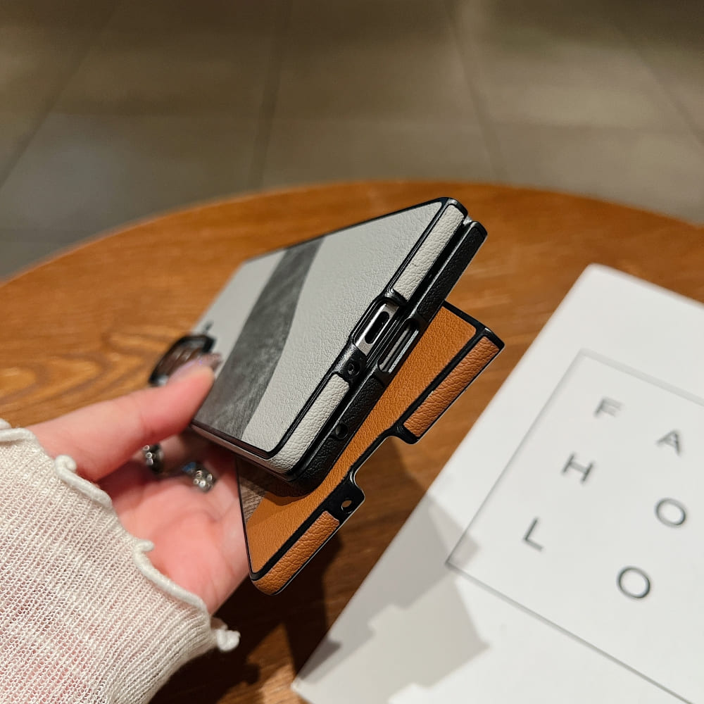 Fine Line Leather Wave Phone Case - Samsung Z Fold 7