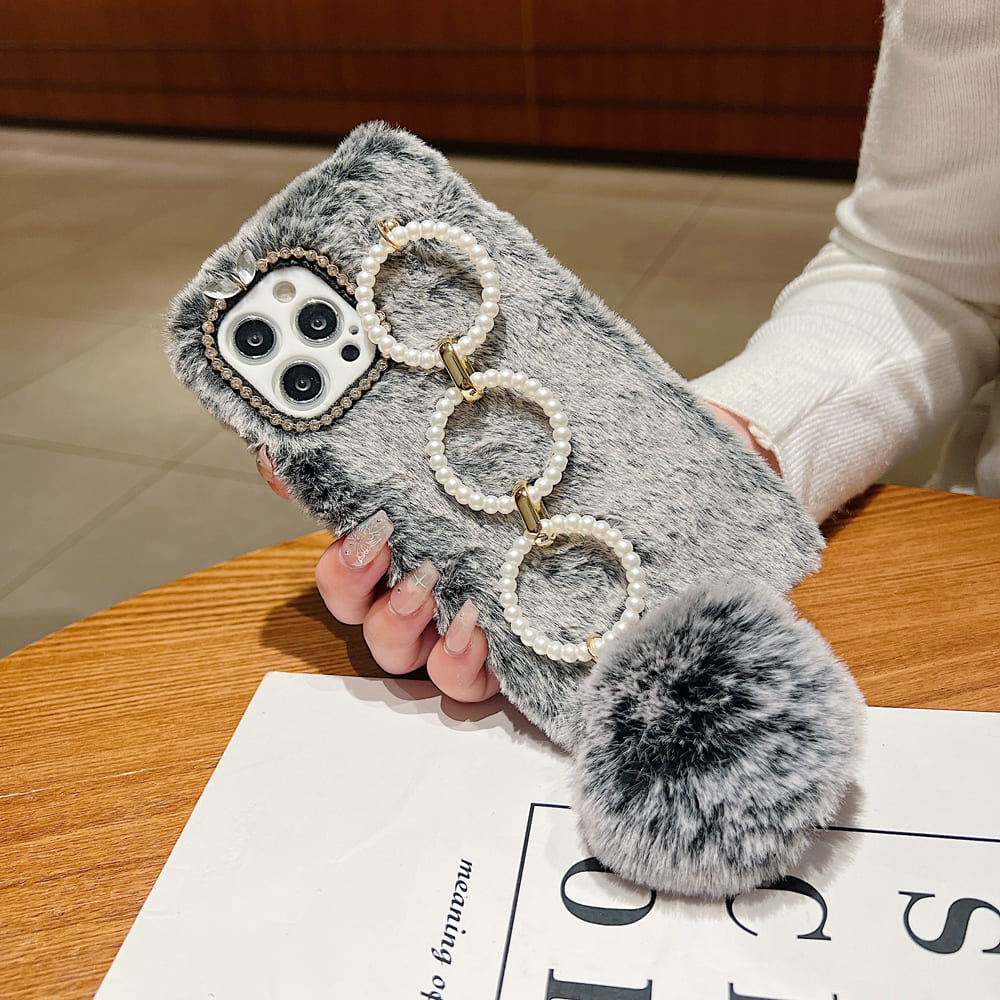 Luxury Winter Soft Furry Phone Case With Pearl Bracelet
