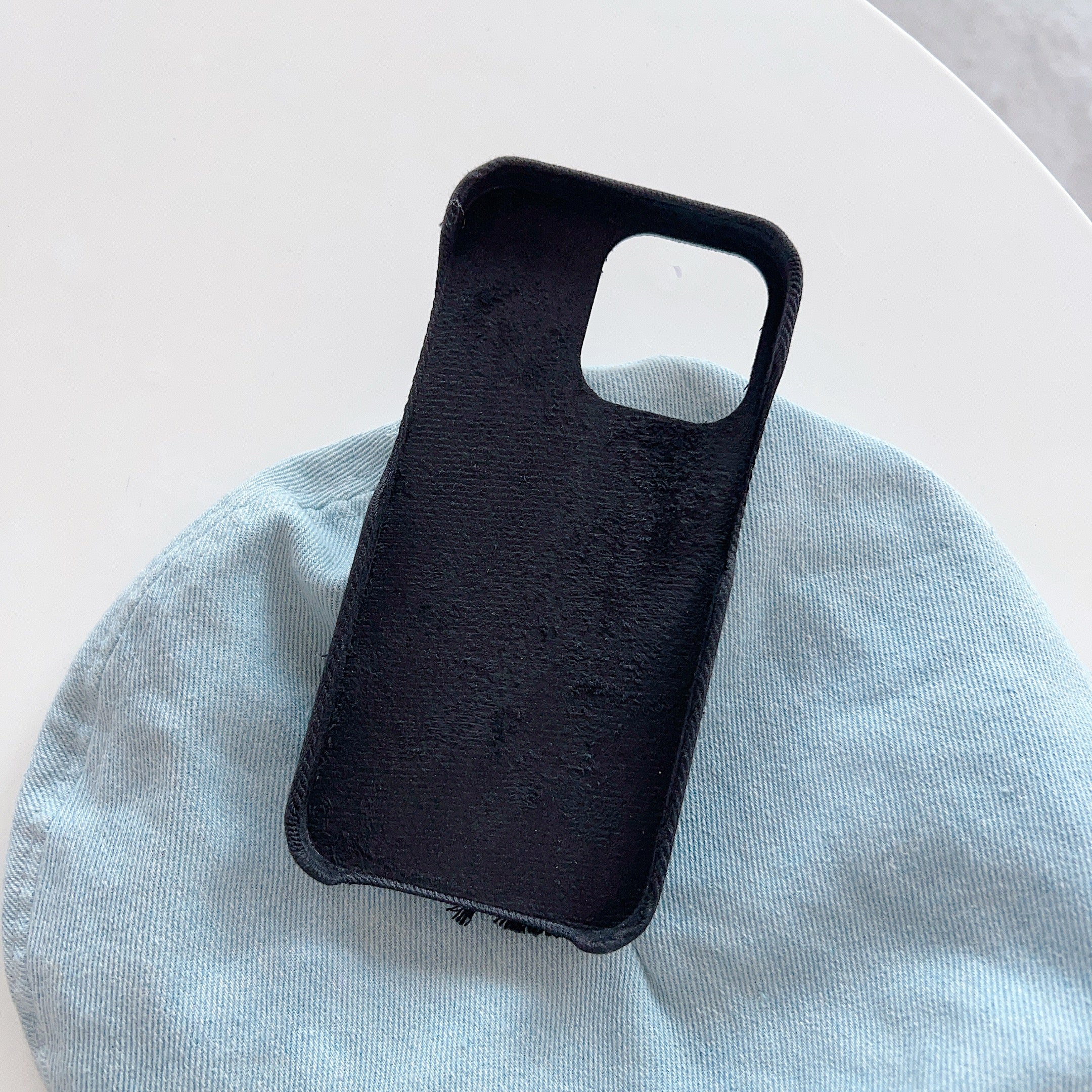 Distressed Denim Fashion Jeans Case - iPhone 14 Pro